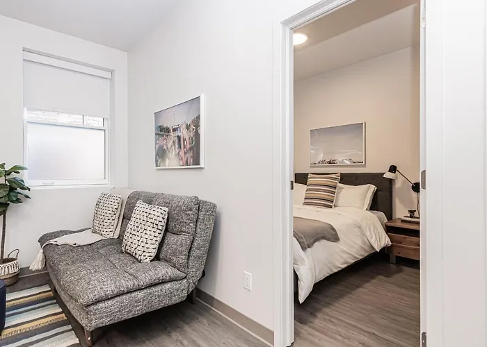 New Urban And Well Located 1 Bedroom Apartment By Den Stays